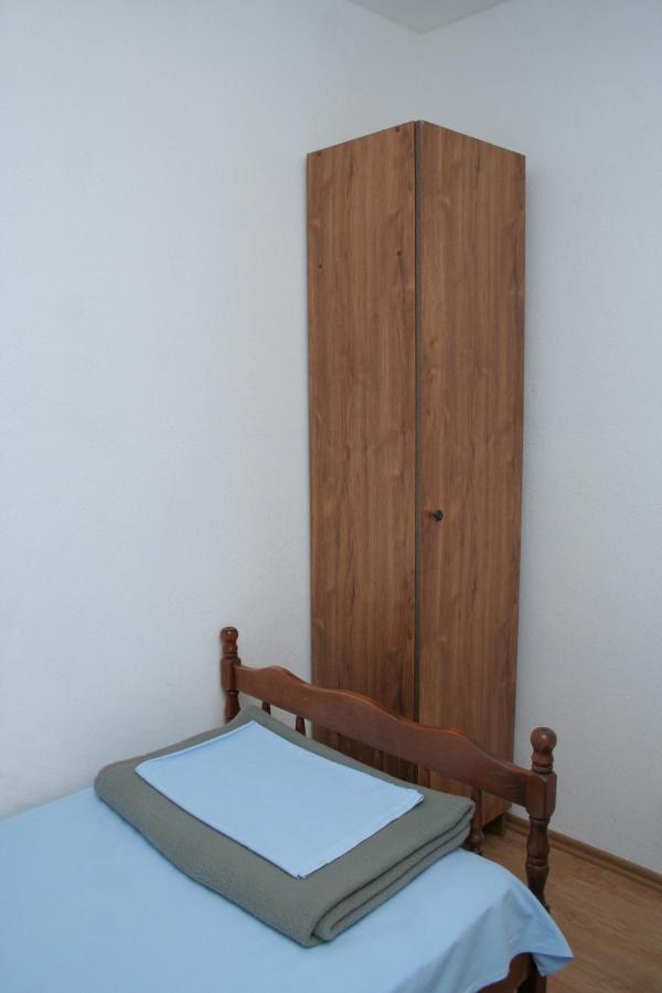 Apartment Zarace - Gdinj 4598A Extérieur photo