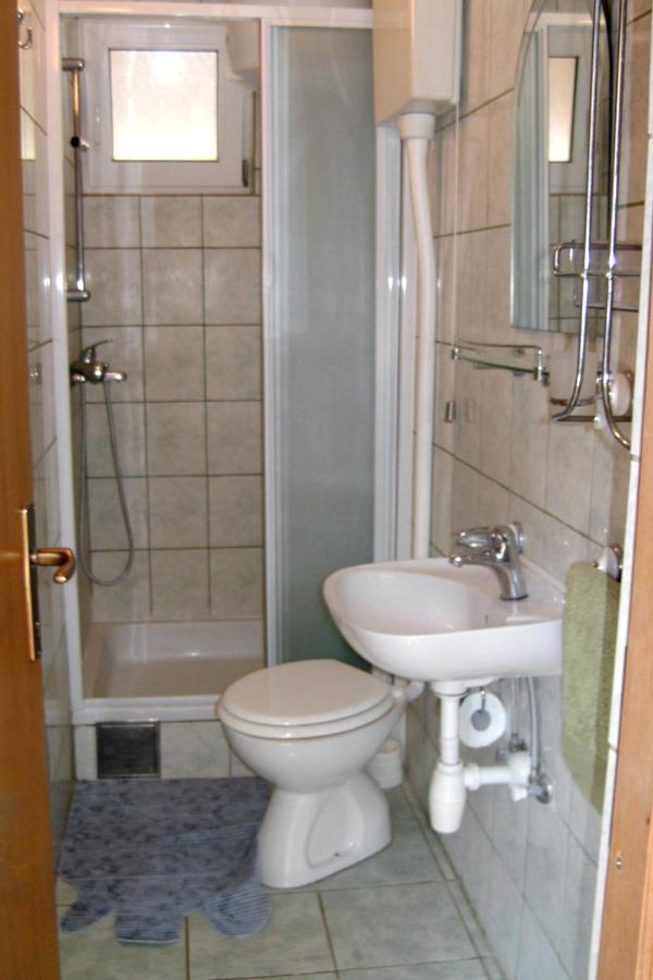 Apartment Zarace - Gdinj 4598A Extérieur photo